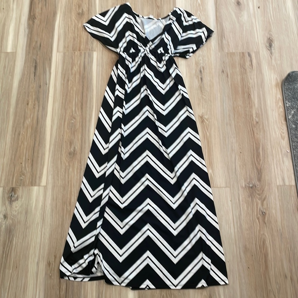 5th & Love Chevron maxi dress